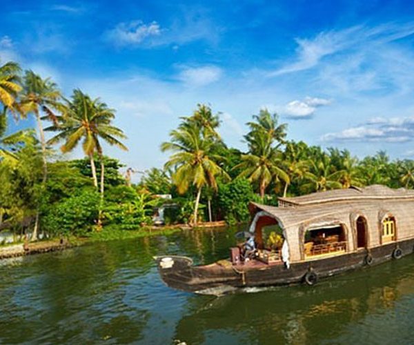 KERALA BACKWATER TOUR IN ALLEPPEY TOUR 03 NIGHT & 04 DAYS