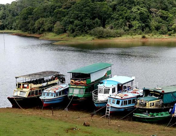 KERALA BACKWATERS AND JUNGLES 03 NIGHT & 04 DAY TOUR